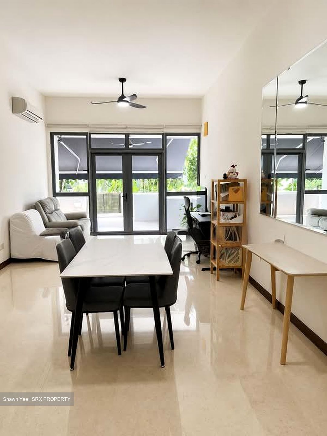 The Waterina (D14), Apartment #587177791